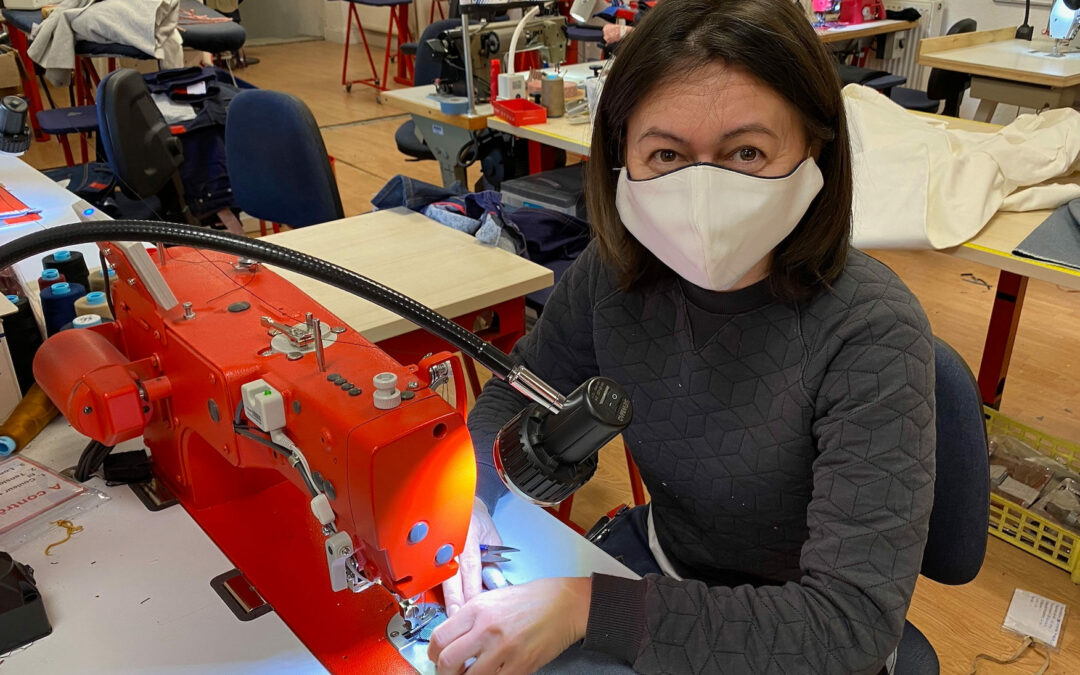 L’INITIATIVE SAVOIR FAIRE ENSEMBLE POUR FABRIQUER DES MASQUES ET SURBLOUSES